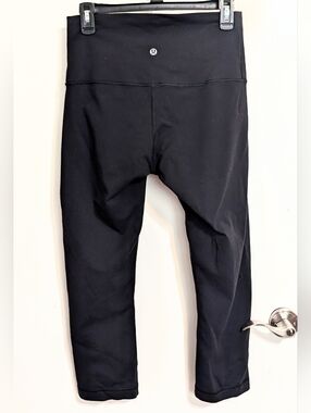 Lululemon Athletica Black Capri Leggings Size 8 High Waisted 23" Inseam